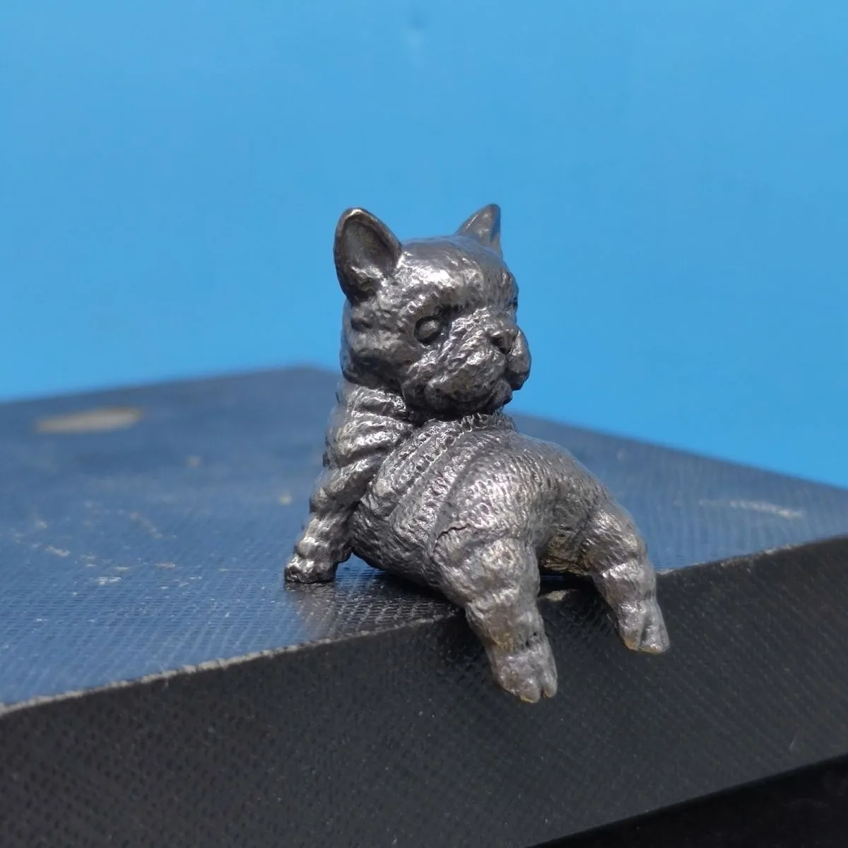 Black Brass Cute Sitting Dog Model Computer Desktop Center Console Statue
Black Brass Cute Sitting Dog Model Computer Desktop Center Console Statue