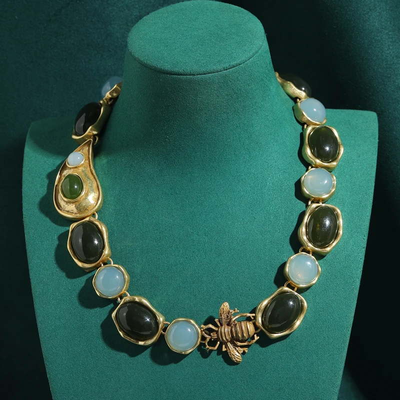Vintage Blue Green Natural Stone Choker Necklace Gold Color Bee Unique Moth Decoration Women High Quality Festival Jewelry
Vintage Blue Green Natural Stone Choker Necklace Gold Color Bee Unique Moth Decoration Women High Quality Festival Jewelry