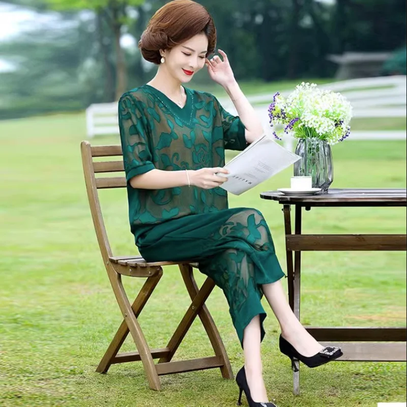 Chiffon Two-Piece Suit for Mom, Printed Tops and Pants Suits, Loose Lace Stitching, Short-Sleeved, Leisure, Summer, New, 2023
Chiffon Two-Piece Suit for Mom, Printed Tops and Pants Suits, Loose Lace Stitching, Short-Sleeved, Leisure, Summer, New, 2023