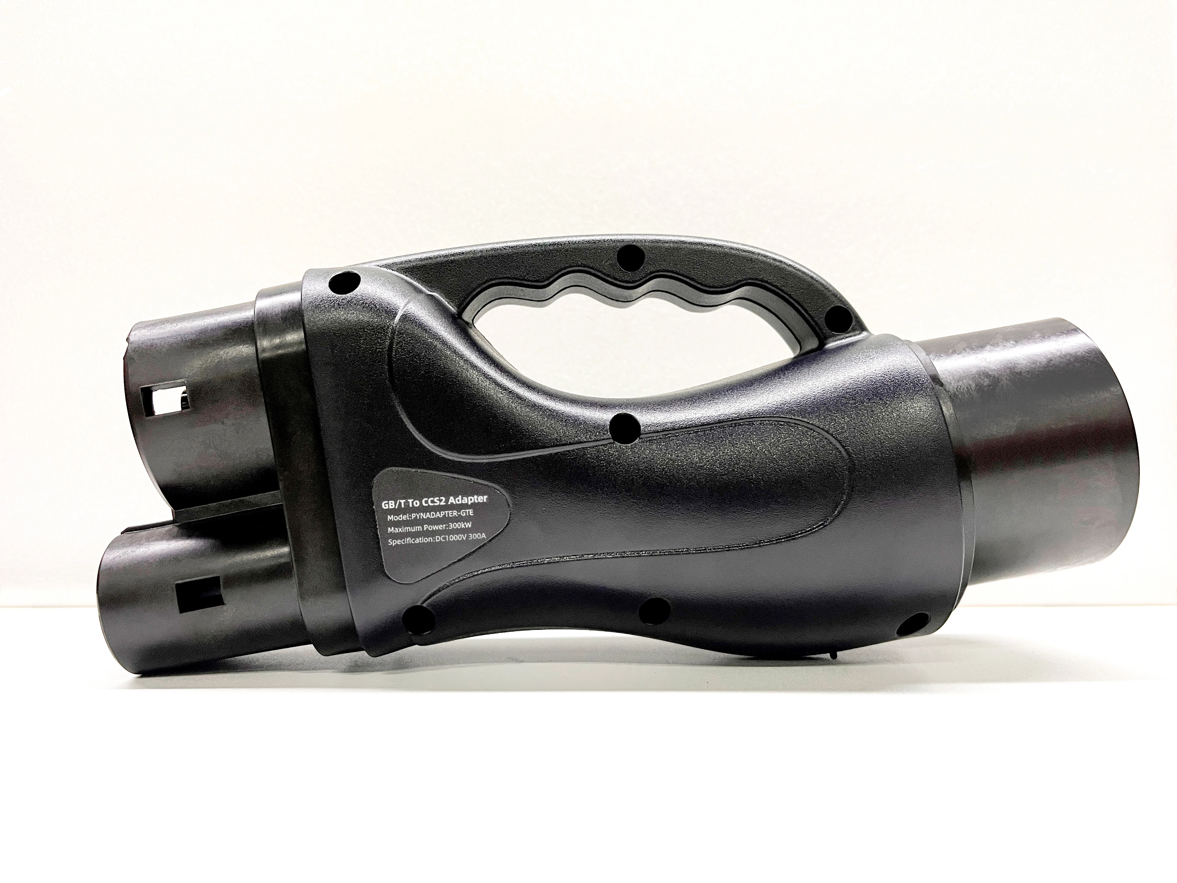 1000V 250A GBT To CCS2 250kw IP54 Fast DC EV Adapter GBT To CCS2 For Charger Car Electric
1000V 250A GBT To CCS2 250kw IP54 Fast DC EV Adapter GBT To CCS2 For Charger Car Electric