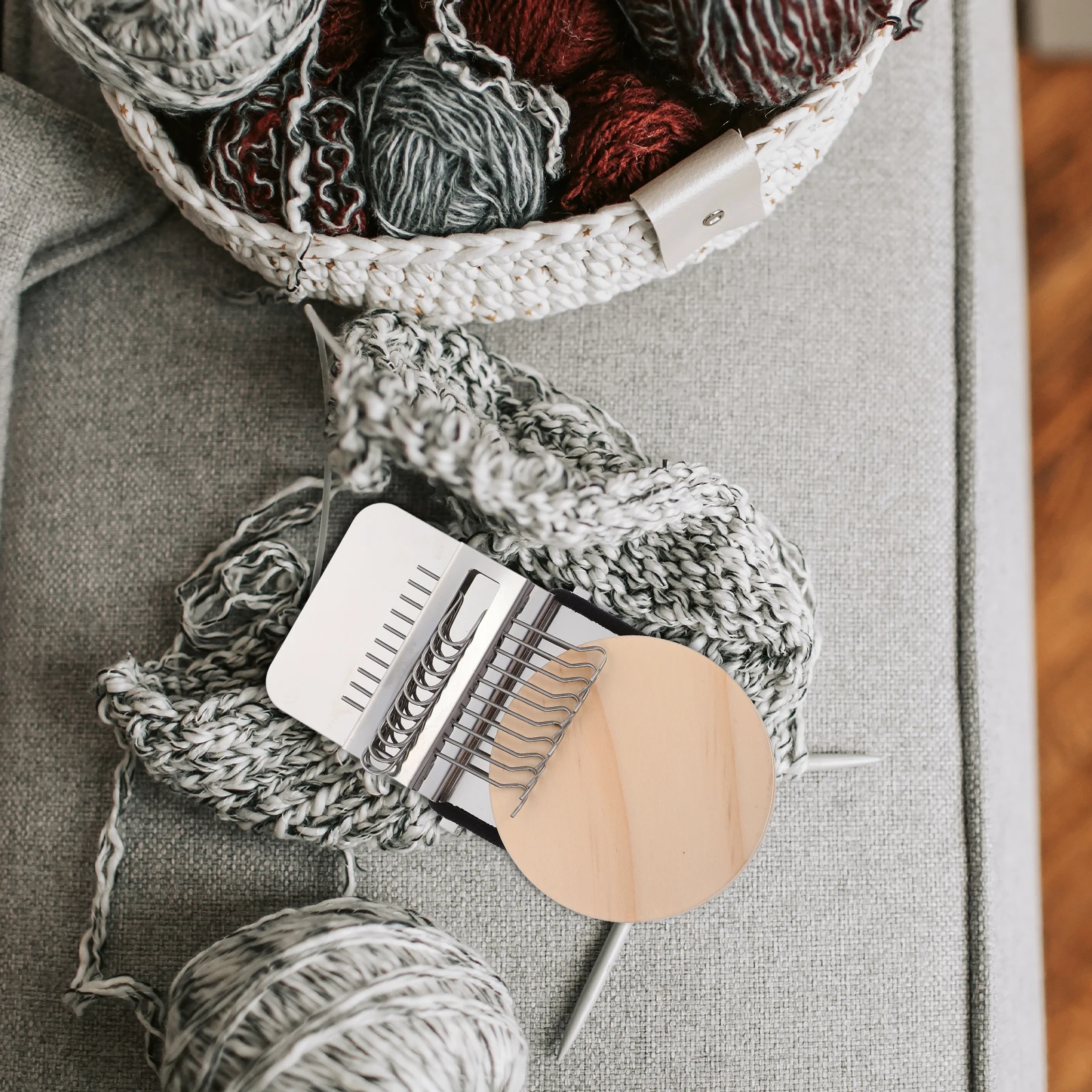 Mini Weaving Loom H Knitting Machine Plastic Wood Rubber Repair Jeans Socks Clothing Mending Tools Lightweight Compact Practical
Mini Weaving Loom H Knitting Machine Plastic Wood Rubber Repair Jeans Socks Clothing Mending Tools Lightweight Compact Practical