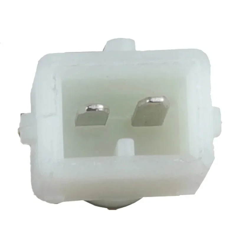 96279856 7700737572 Датчик температуры охлаждающей жидкости для Volvo S40 V40 2000 2001 2002 2003 2004
96279856 7700737572 Датчик температуры охлаждающей жидкости для Volvo S40 V40 2000 2001 2002 2003 2004