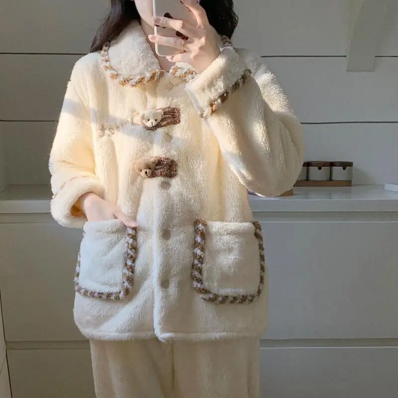 Коралловый флис, осенне-зимние женские пижамы, новая модель, утепленная корейская версия на флисовой подкладке, милый пижамный костюм, фланелевая домашняя одежда для девочек
Коралловый флис, осенне-зимние женские пижамы, новая модель, утепленная корейская версия на флисовой подкладке, милый пижамный костюм, фланелевая домашняя одежда для девочек