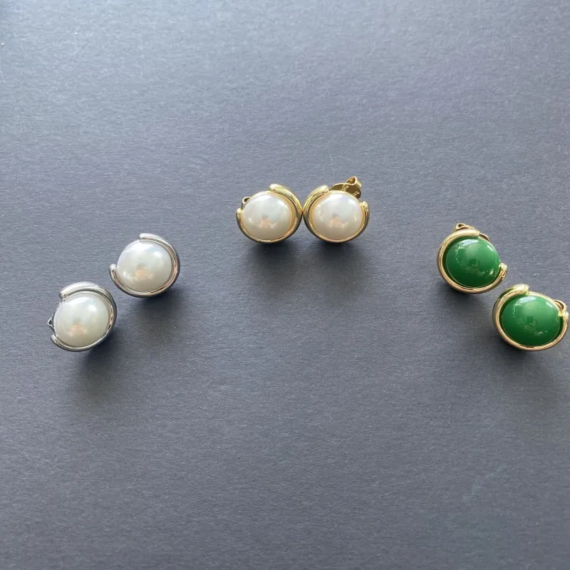VKVVA Geometric Half Circle Pearl Stud Earrings, Metal Wrap Round Fashion Jewelry, Daily Commute Accessories Gift for Women
VKVVA Geometric Half Circle Pearl Stud Earrings, Metal Wrap Round Fashion Jewelry, Daily Commute Accessories Gift for Women
