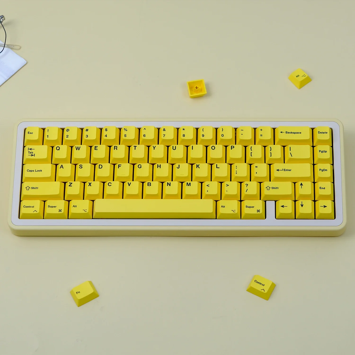 Engraved celery summer yellow keycap PBT material, original height, hot sublimation keycap
Engraved celery summer yellow keycap PBT material, original height, hot sublimation keycap
