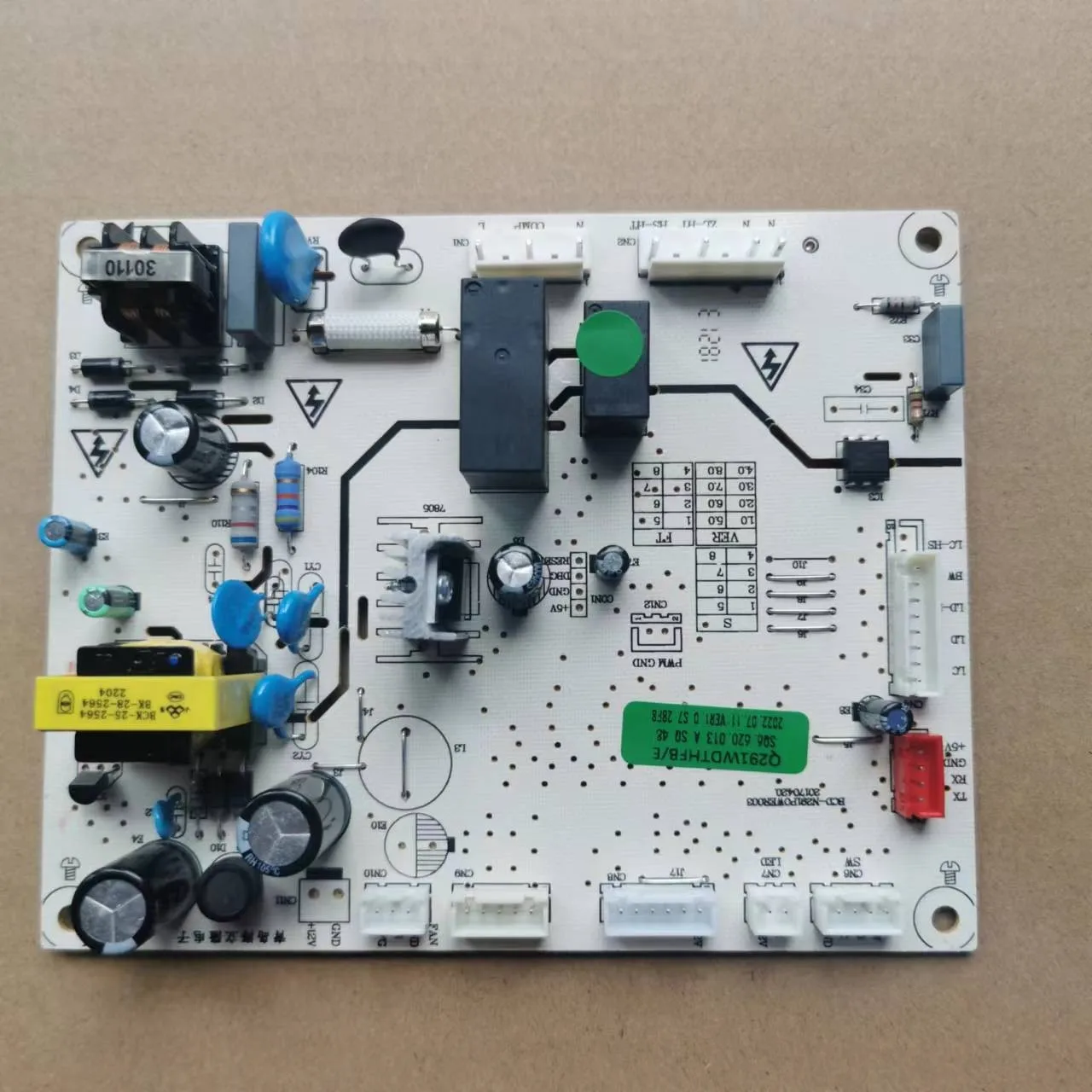 ZHE3012A Q291 SQ6.620.013A test ok circuit board motherboard
ZHE3012A Q291 SQ6.620.013A test ok circuit board motherboard