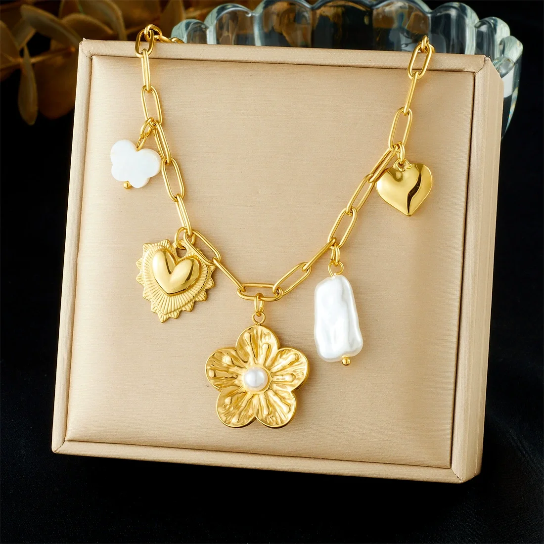 18K Gold Flower Heart Butterfly Baroque Pearl Necklace 316L Stainless Steel Paperclip Chain Jewelry
18K Gold Flower Heart Butterfly Baroque Pearl Necklace 316L Stainless Steel Paperclip Chain Jewelry