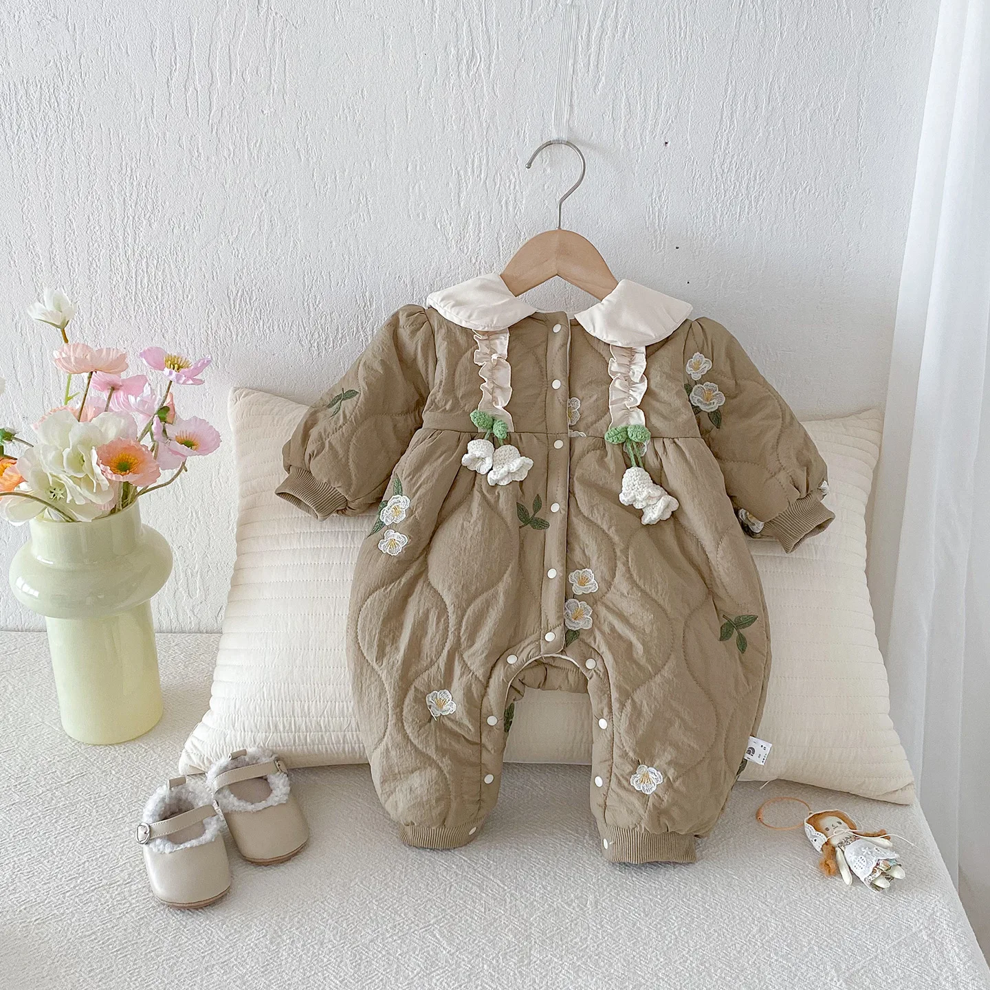 Infant Baby Girls Rompers 2025 Winter Peter Pan Collar Thick Warm Toddler Kids Girls Overalls Flowered Newborn Girls Jumpsuits
Infant Baby Girls Rompers 2025 Winter Peter Pan Collar Thick Warm Toddler Kids Girls Overalls Flowered Newborn Girls Jumpsuits