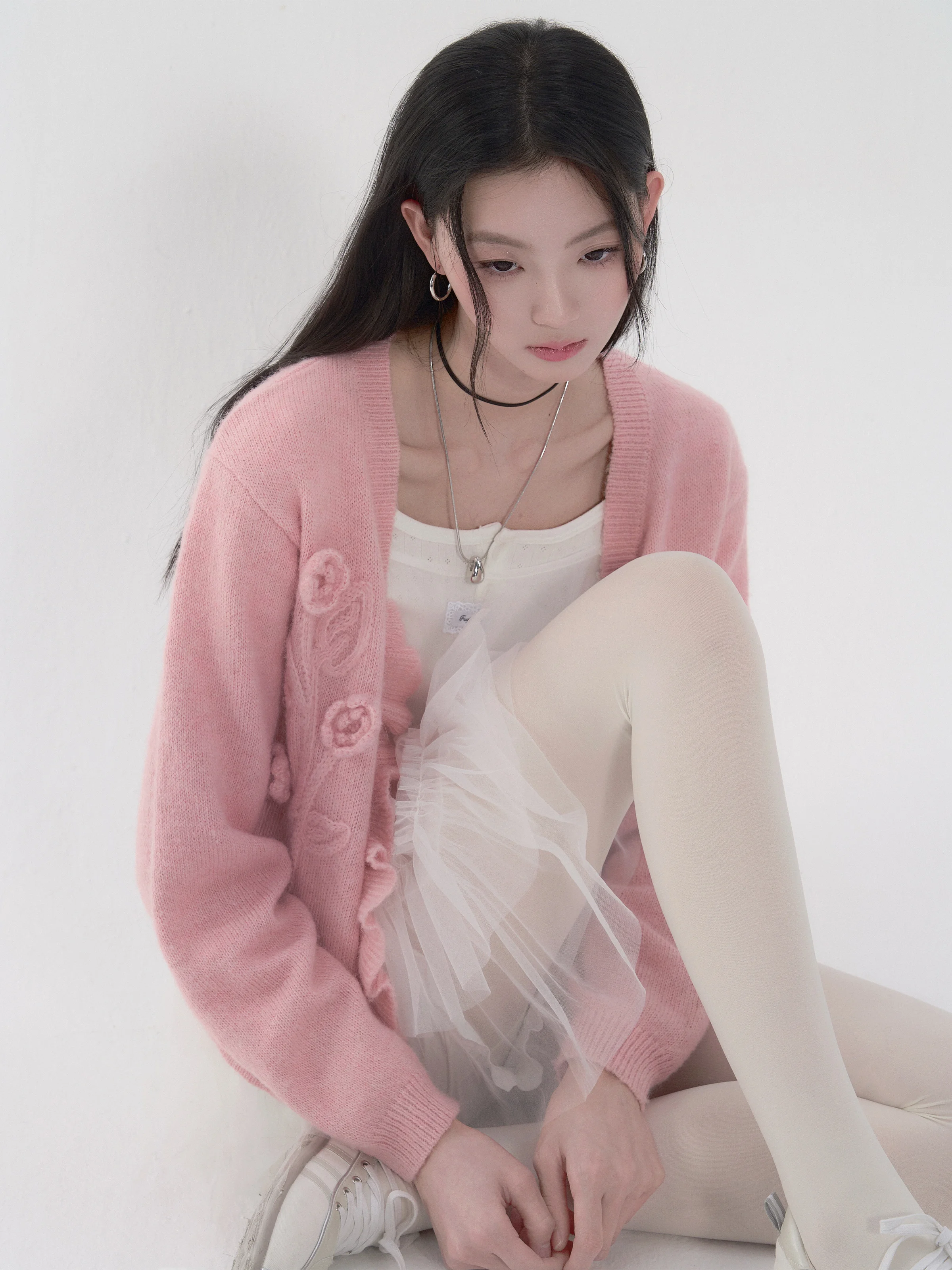 Fragile Heart Handmade Crochet Knitted Sweater Cardigan Floral Decorated Loose Fit V-Neck Long Sleeve Polyester Nylon Wool Blend
Fragile Heart Handmade Crochet Knitted Sweater Cardigan Floral Decorated Loose Fit V-Neck Long Sleeve Polyester Nylon Wool Blend