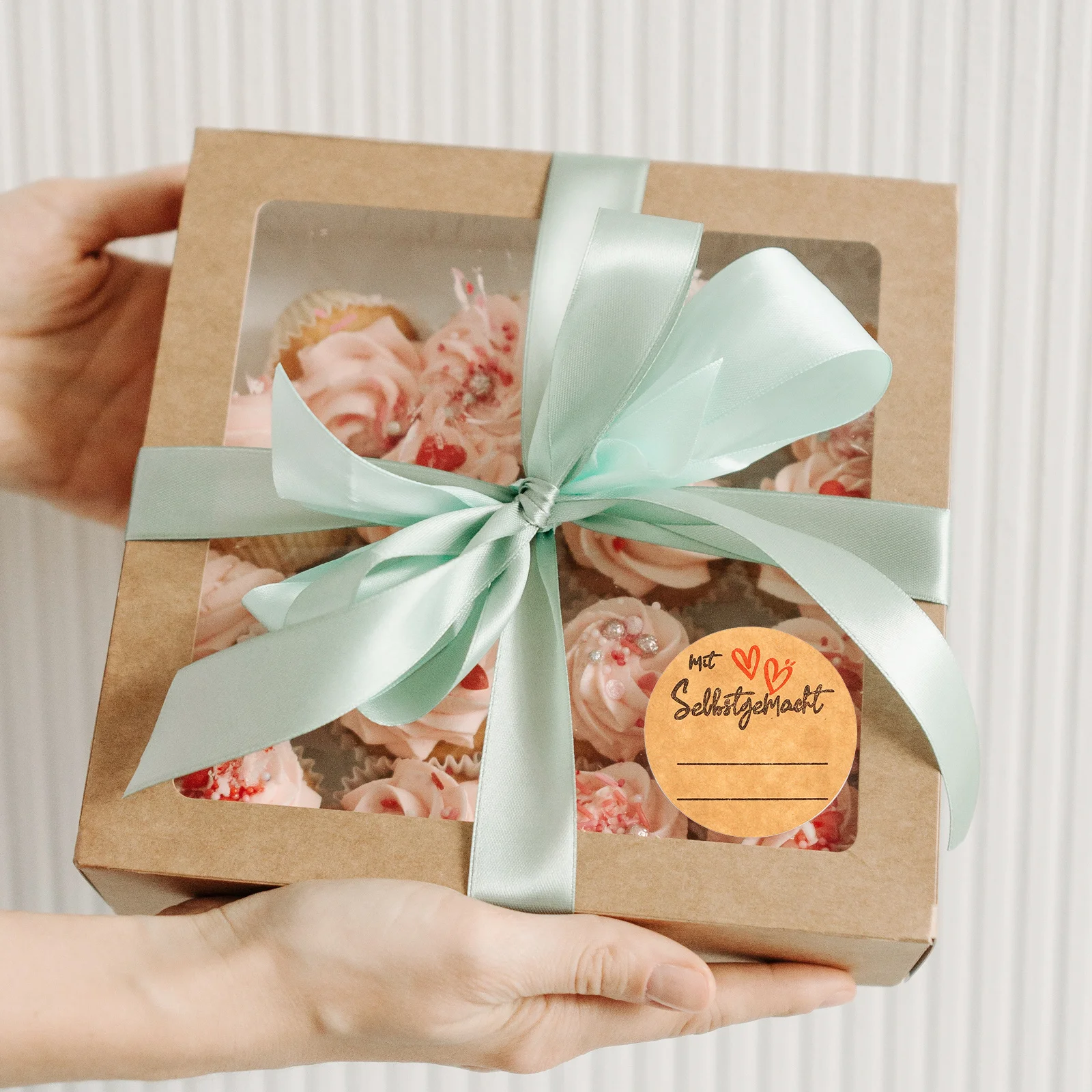 Delicate Self-Adhesive Label Stickers Pretty and Beautiful Adhesive Labels for Homemade Jelly Jam Soaps Candles Gift Wrapping 
Delicate Self-Adhesive Label Stickers Pretty and Beautiful Adhesive Labels for Homemade Jelly Jam Soaps Candles Gift Wrapping