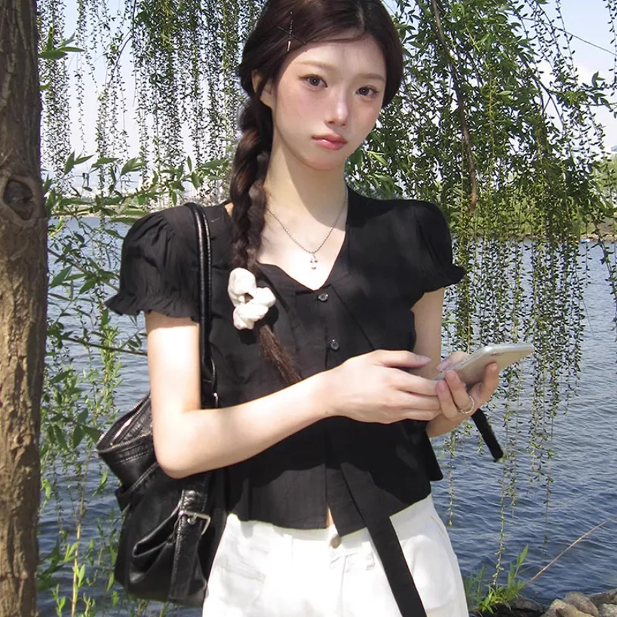 Sweet Sle Women's irt Summer New Arrival Bow Tie V-ne ort Sve Floral Lace Trim Bubble Sve ort Top
Sweet Sle Women's irt Summer New Arrival Bow Tie V-ne ort Sve Floral Lace Trim Bubble Sve ort Top