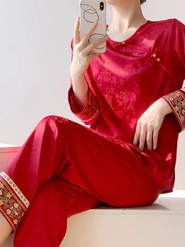 Elegant Embroidered Ice Silk Sleepwear Long Sleeve Thin Home Clothes for Women Spring Autumn Comfortable Breathable Red Home ...
Elegant Embroidered Ice Silk Sleepwear Long Sleeve Thin Home Clothes for Women Spring Autumn Comfortable Breathable Red Home ...