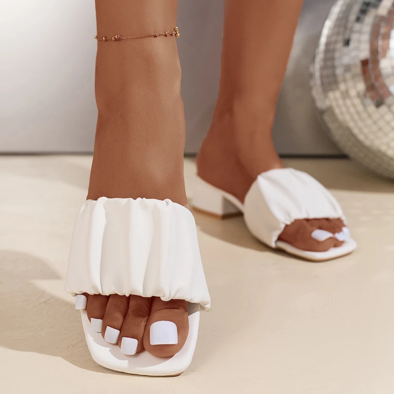 НОВЫЕ летние новые женские сандалии 2025 года, стильные сандалии на среднем каблуке с острым носком, на толстом каблуке, повседневные слипоны с резиновой подошвой Женская Обувь
НОВЫЕ летние новые женские сандалии 2025 года, стильные сандалии на среднем каблуке с острым носком, на толстом каблуке, повседневные слипоны с резиновой подошвой Женская Обувь