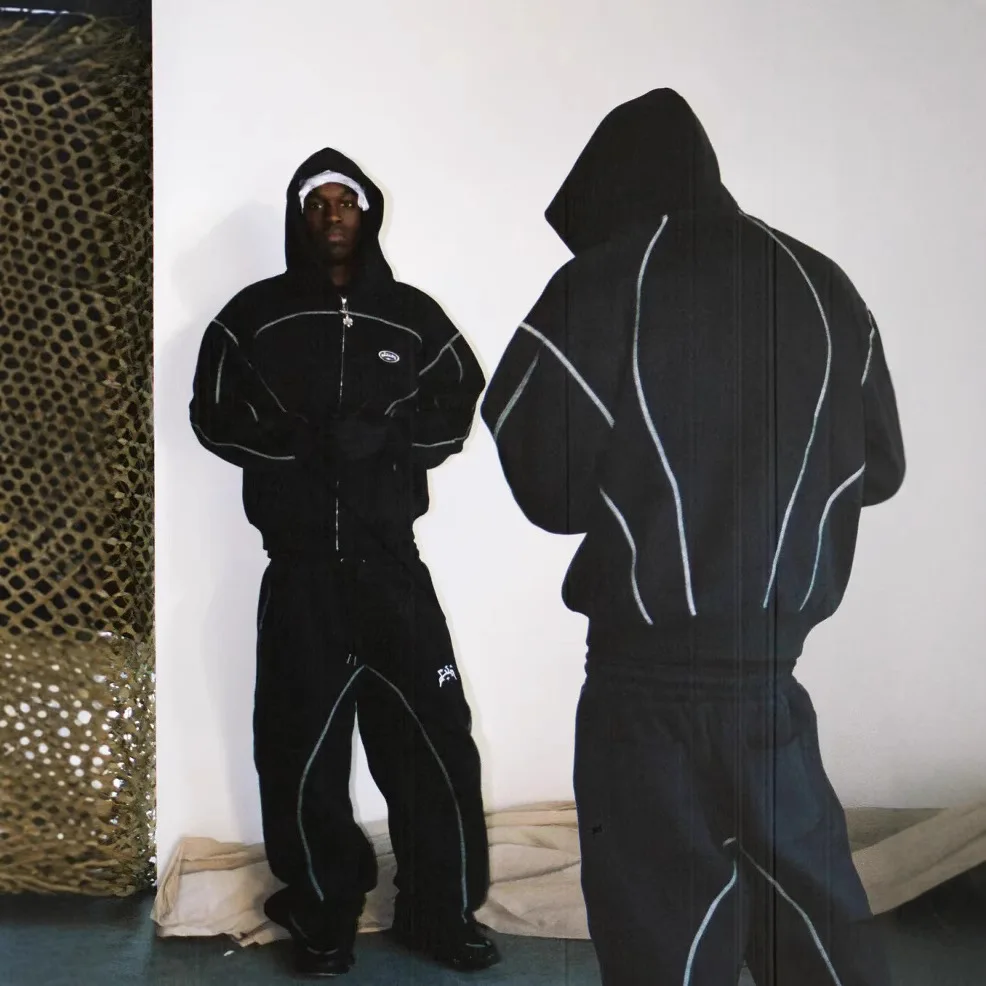 2026 New Unisex Y2K Tracksuit Casual Street Style Hoodie Set With Contrast Line Design For Men Women
2026 New Unisex Y2K Tracksuit Casual Street Style Hoodie Set With Contrast Line Design For Men Women