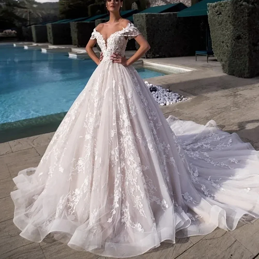 Luxury Off The Shoulder Wedding Dresses Sweep Train Exquisite Lace Appliques Floor-Length Gown Wedding Bride Customized Dress
Luxury Off The Shoulder Wedding Dresses Sweep Train Exquisite Lace Appliques Floor-Length Gown Wedding Bride Customized Dress