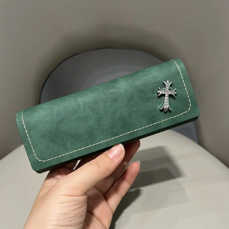 Diamond studded cross PU Leather Glasses Case Portable Sunglasses Myopia Presbyopia Storage Box Anti-Pressure Eyeglasses Bag G1
Diamond studded cross PU Leather Glasses Case Portable Sunglasses Myopia Presbyopia Storage Box Anti-Pressure Eyeglasses Bag G1