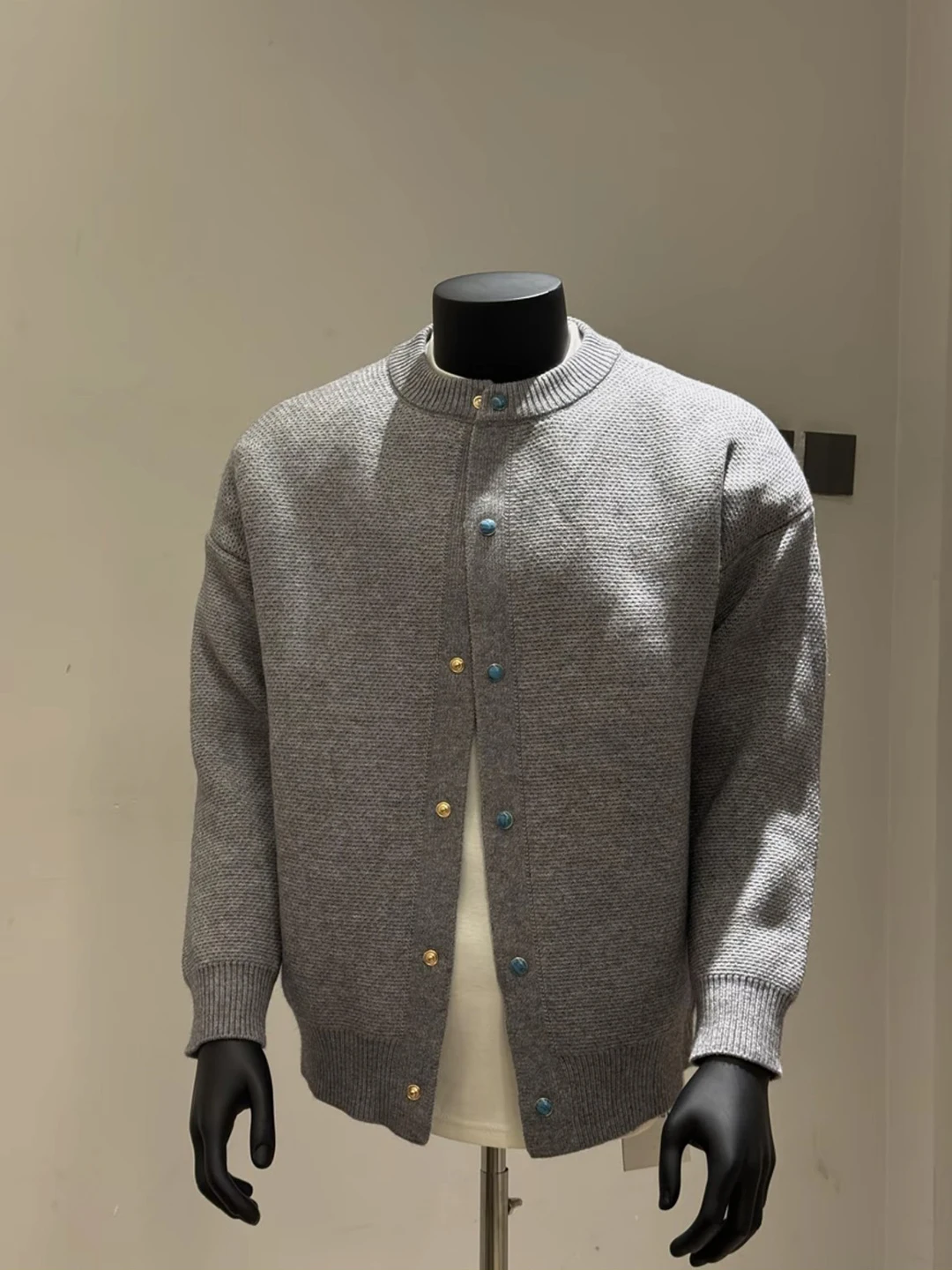 Turquoise Button Men's Knitted Cardigan Jaet Loose Sle round Ne Baseball Collar ey Sweater Autumn Outerwear
Turquoise Button Men's Knitted Cardigan Jaet Loose Sle round Ne Baseball Collar ey Sweater Autumn Outerwear