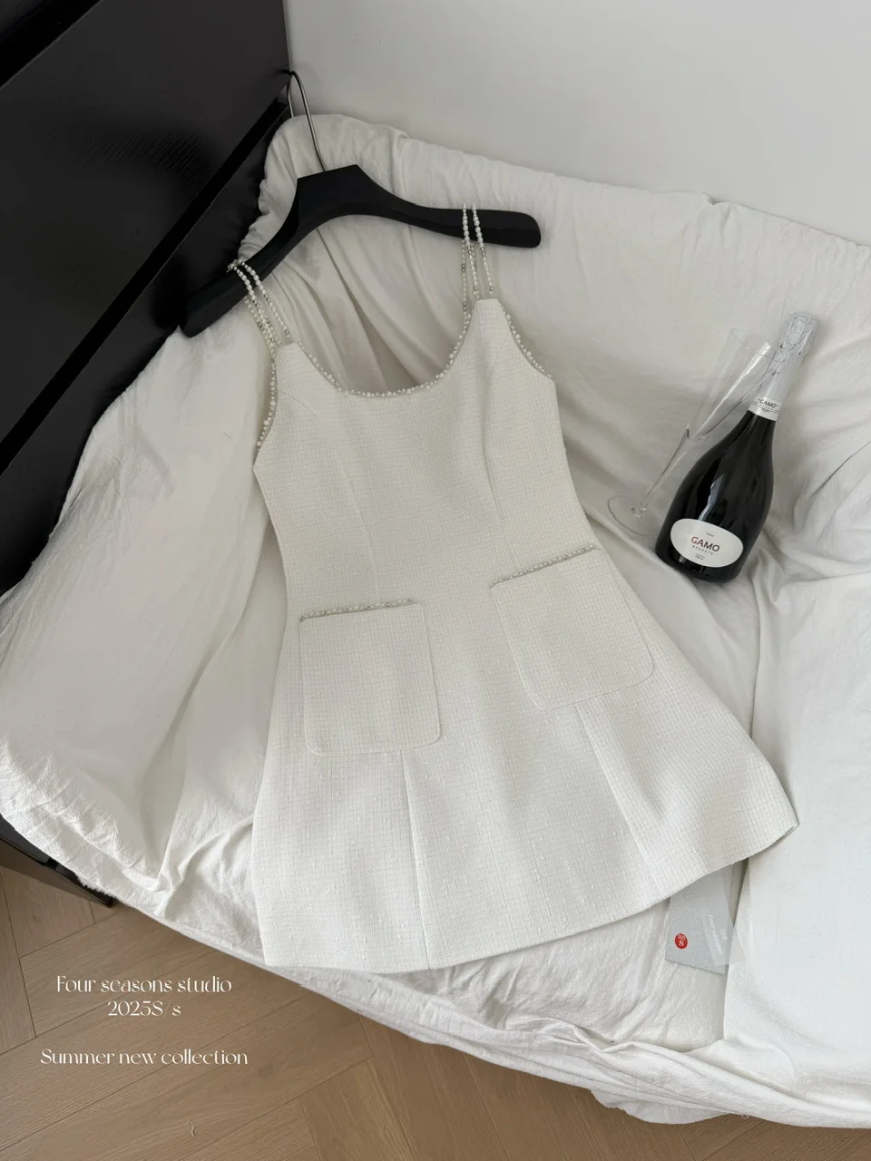 Fashion Women's New Item Pearl Shoulder Strapless Dresses Solid Color Backless Tweed Suspender Dress Female Pearl Chain Camisole
Fashion Women's New Item Pearl Shoulder Strapless Dresses Solid Color Backless Tweed Suspender Dress Female Pearl Chain Camisole