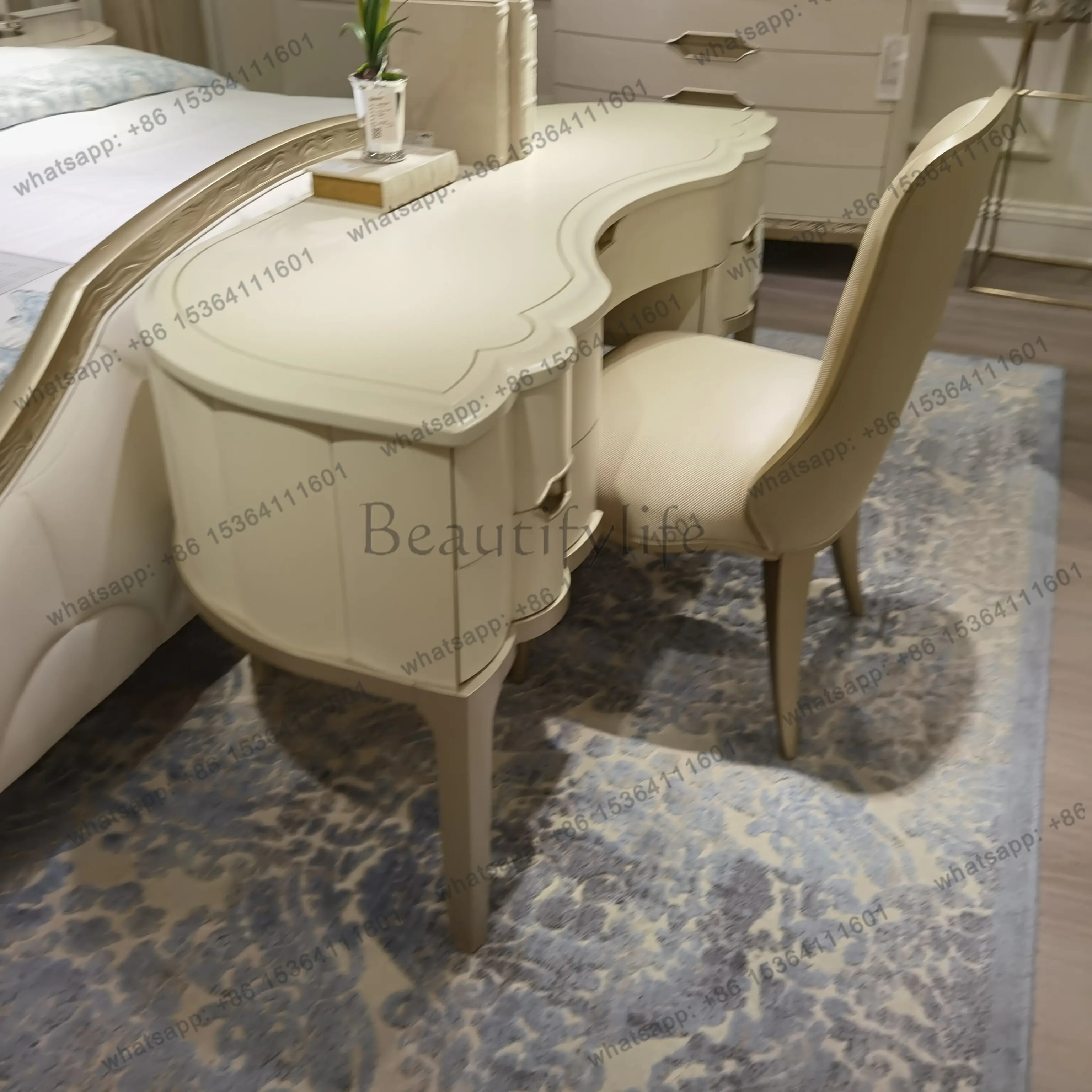 American light luxury single writing desk simple and beautiful design villa study desk customization
American light luxury single writing desk simple and beautiful design villa study desk customization