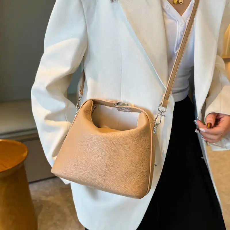 New Women's Crossbody Bag Cute Small Pure Color Minimalist Shoulder Bag Summer Casual Purse Korean Fashion Handbag for Ladies
New Women's Crossbody Bag Cute Small Pure Color Minimalist Shoulder Bag Summer Casual Purse Korean Fashion Handbag for Ladies
