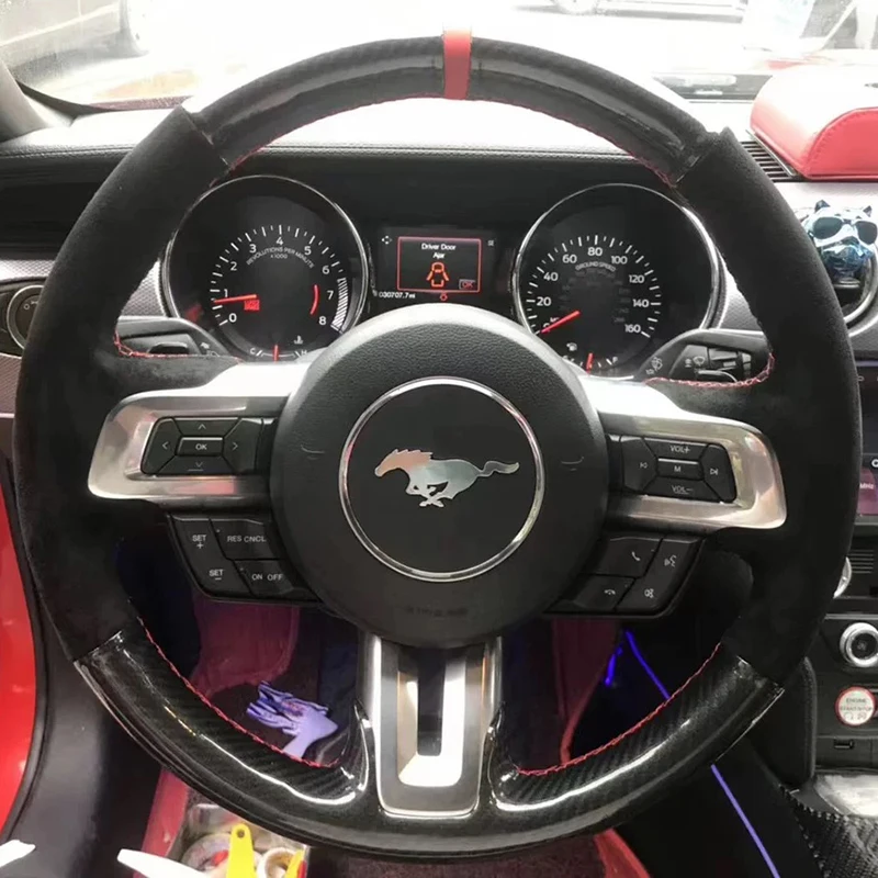 Для Ford Mustang Mustang GT 2015-2020 Нескользящий черный замшевый чехол на руль автомобиля из углеродного волокна сшитый вручную
Для Ford Mustang Mustang GT 2015-2020 Нескользящий черный замшевый чехол на руль автомобиля из углеродного волокна сшитый вручную