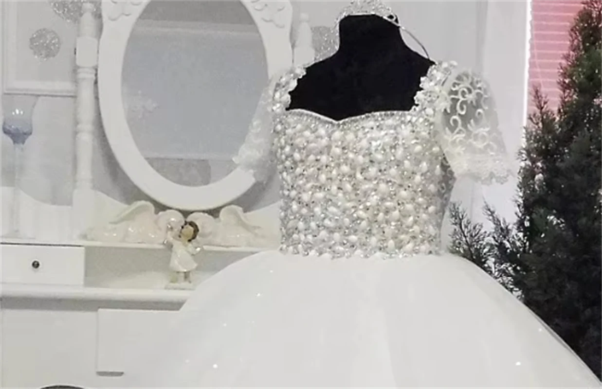 Customized Flower Girl Dress for Wedding Appliques Lace High Waist Floor Length Elegant Kids Birthday Party First Communion Gown
Customized Flower Girl Dress for Wedding Appliques Lace High Waist Floor Length Elegant Kids Birthday Party First Communion Gown