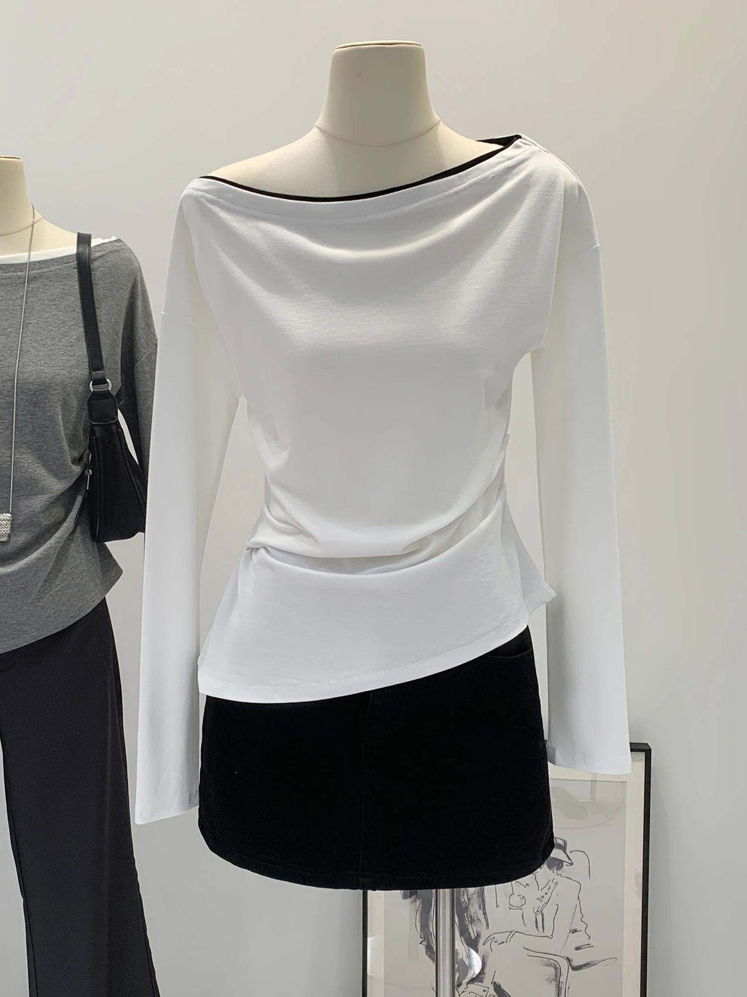 Unique Color Block Long Sleeve One Shoulder T-Shirt Women's Autumn New Waist Cinching Slimming Top Korean Style Commute Wind
Unique Color Block Long Sleeve One Shoulder T-Shirt Women's Autumn New Waist Cinching Slimming Top Korean Style Commute Wind