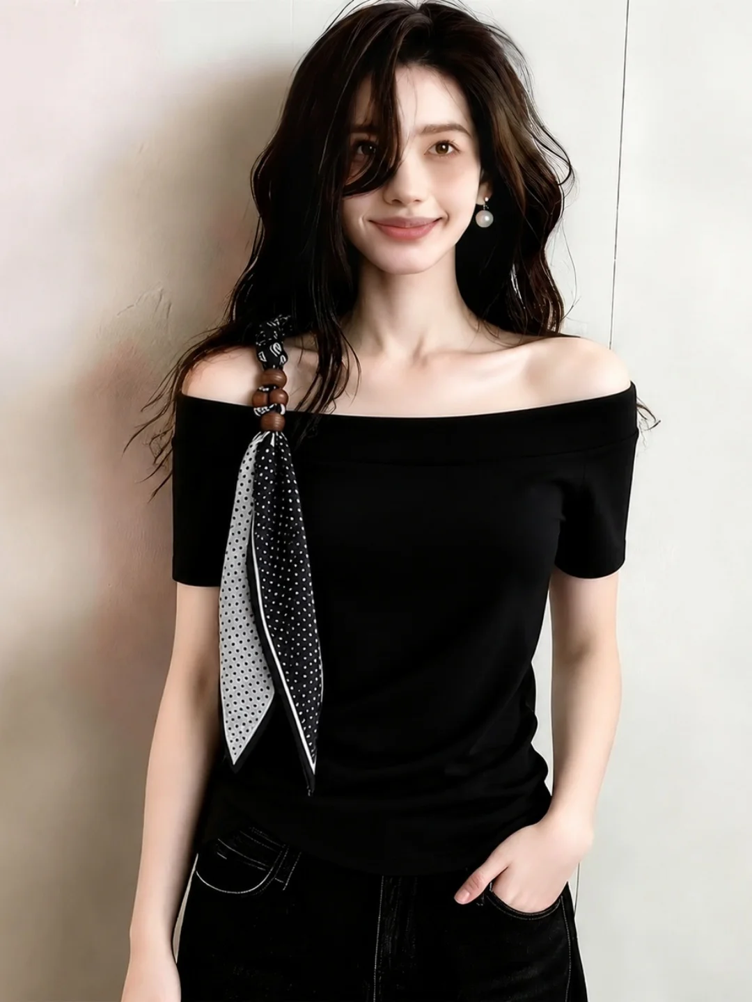 Fashionable Silk Scarf Tied Short Sleeve T-Shirt One-Shoulder Slimming Top Korean Style Straight Cut Commute Wear Summer 2026
Fashionable Silk Scarf Tied Short Sleeve T-Shirt One-Shoulder Slimming Top Korean Style Straight Cut Commute Wear Summer 2026