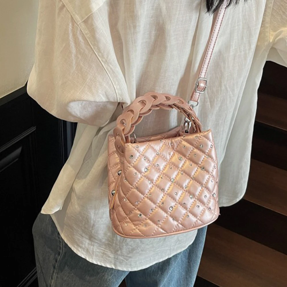 Texture Plaid Print Bucket Bag Solid Pu Leather Patch Diamonds Handbag Large Capacity Female Commute Crossbody Bags Handle Pack
Texture Plaid Print Bucket Bag Solid Pu Leather Patch Diamonds Handbag Large Capacity Female Commute Crossbody Bags Handle Pack