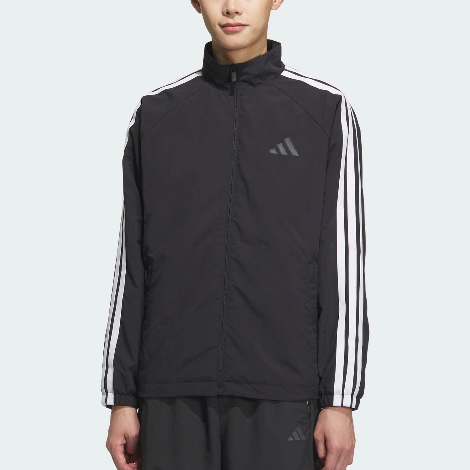 Официальная аутентичная мужская спортивная свободная куртка Adidas с рукавами реглан весны 2025 года KC3892
Официальная аутентичная мужская спортивная свободная куртка Adidas с рукавами реглан весны 2025 года KC3892