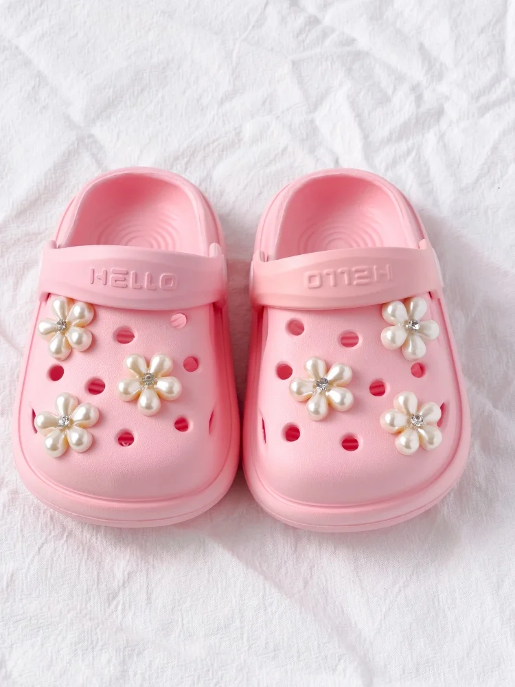 2025 new perforated slippers women's solid color three flower decorations in summer indoor and outdoor wear sandals are non-slip
2025 new perforated slippers women's solid color three flower decorations in summer indoor and outdoor wear sandals are non-slip