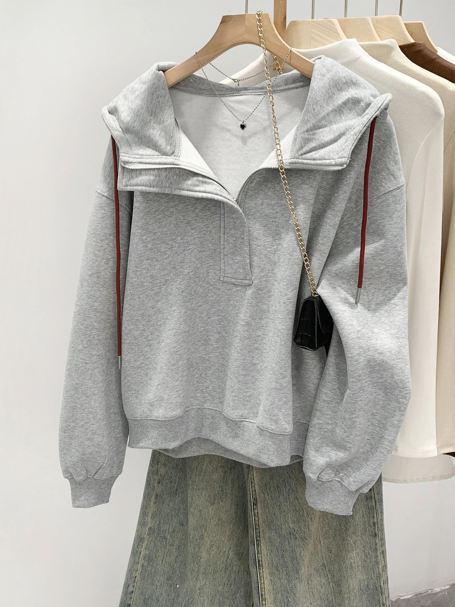 Ladies Thickened Fleece Hoodie Sweatshirt Grey Loose Comfortable New Fashion Small Size Top Korean Style Long Sleeve Zipper
Ladies Thickened Fleece Hoodie Sweatshirt Grey Loose Comfortable New Fashion Small Size Top Korean Style Long Sleeve Zipper