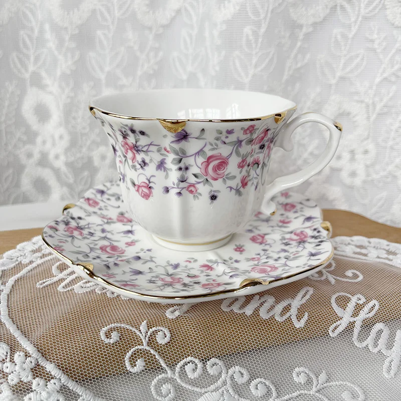 Pink floral perm gold border retro fresh ceramic coffee cup afternoon tea cup gift for gift giving
Pink floral perm gold border retro fresh ceramic coffee cup afternoon tea cup gift for gift giving