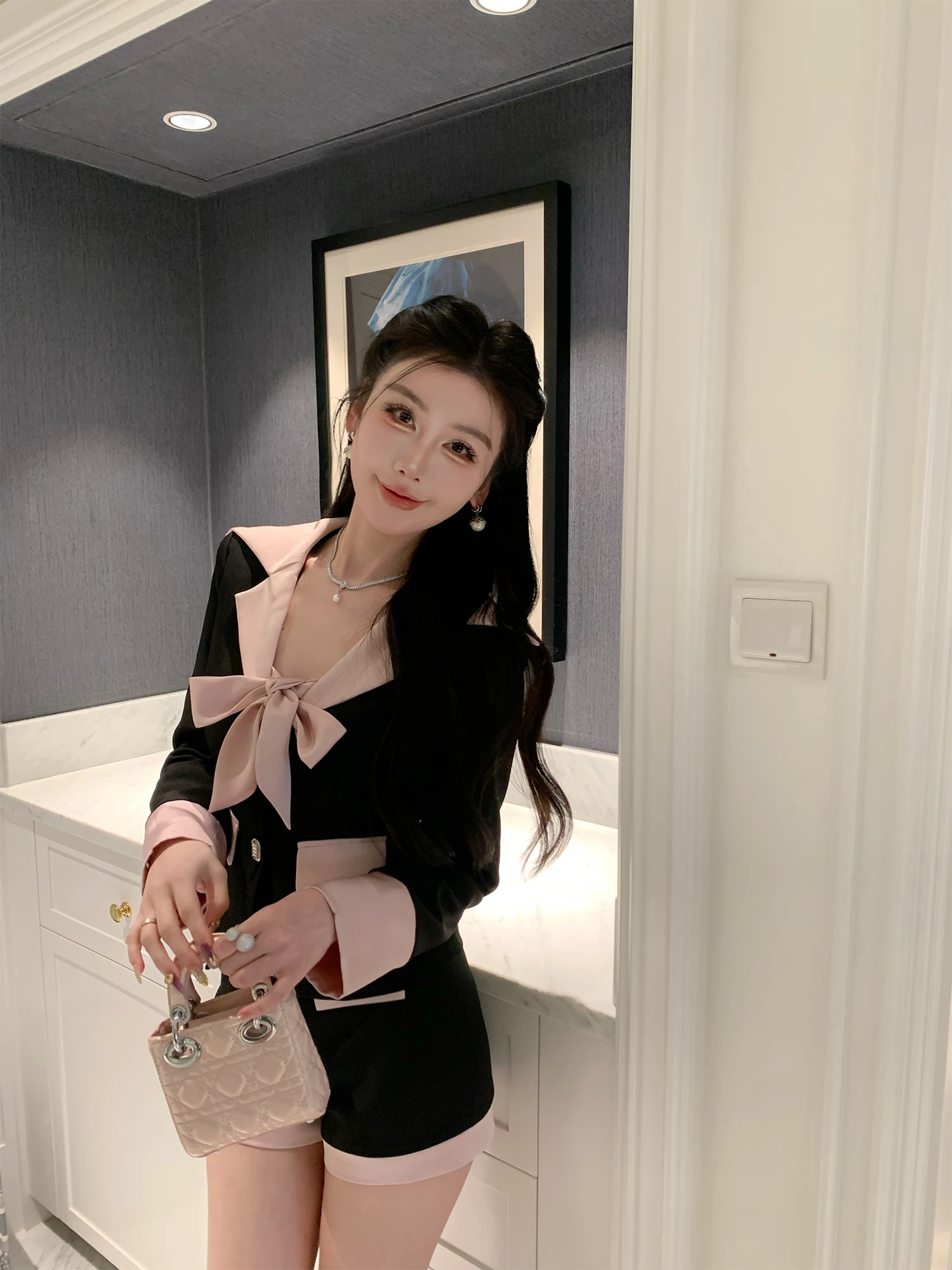 Sweet Cool Style Knot Tie Suit Jacket And Shorts Set by LADIES FIRST Fashionable V-Neck Long Sleeve Spring Outfit
Sweet Cool Style Knot Tie Suit Jacket And Shorts Set by LADIES FIRST Fashionable V-Neck Long Sleeve Spring Outfit