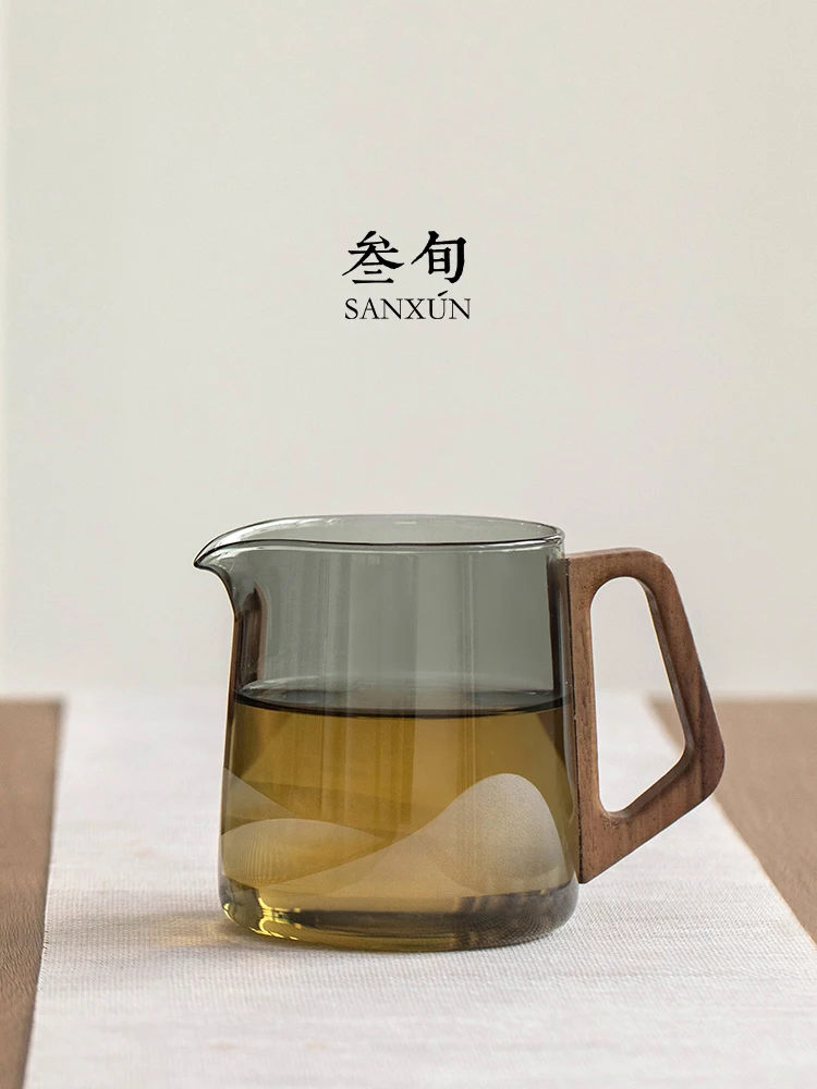San Xun No-Argument High-End Glass Public Cup Heat-Resistant Tea Brewing Set Accessories Gourmet Tea Brewing Equipment
San Xun No-Argument High-End Glass Public Cup Heat-Resistant Tea Brewing Set Accessories Gourmet Tea Brewing Equipment