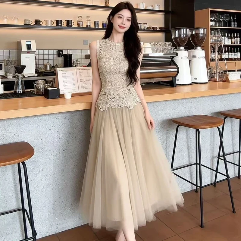 2026 Summer Waist Cinching Hollow Out Vest Mesh Skirts Sets for Women Korean Cute Lace T-shirt Dress Sets Slim Fit Slimming Tops
2026 Summer Waist Cinching Hollow Out Vest Mesh Skirts Sets for Women Korean Cute Lace T-shirt Dress Sets Slim Fit Slimming Tops
