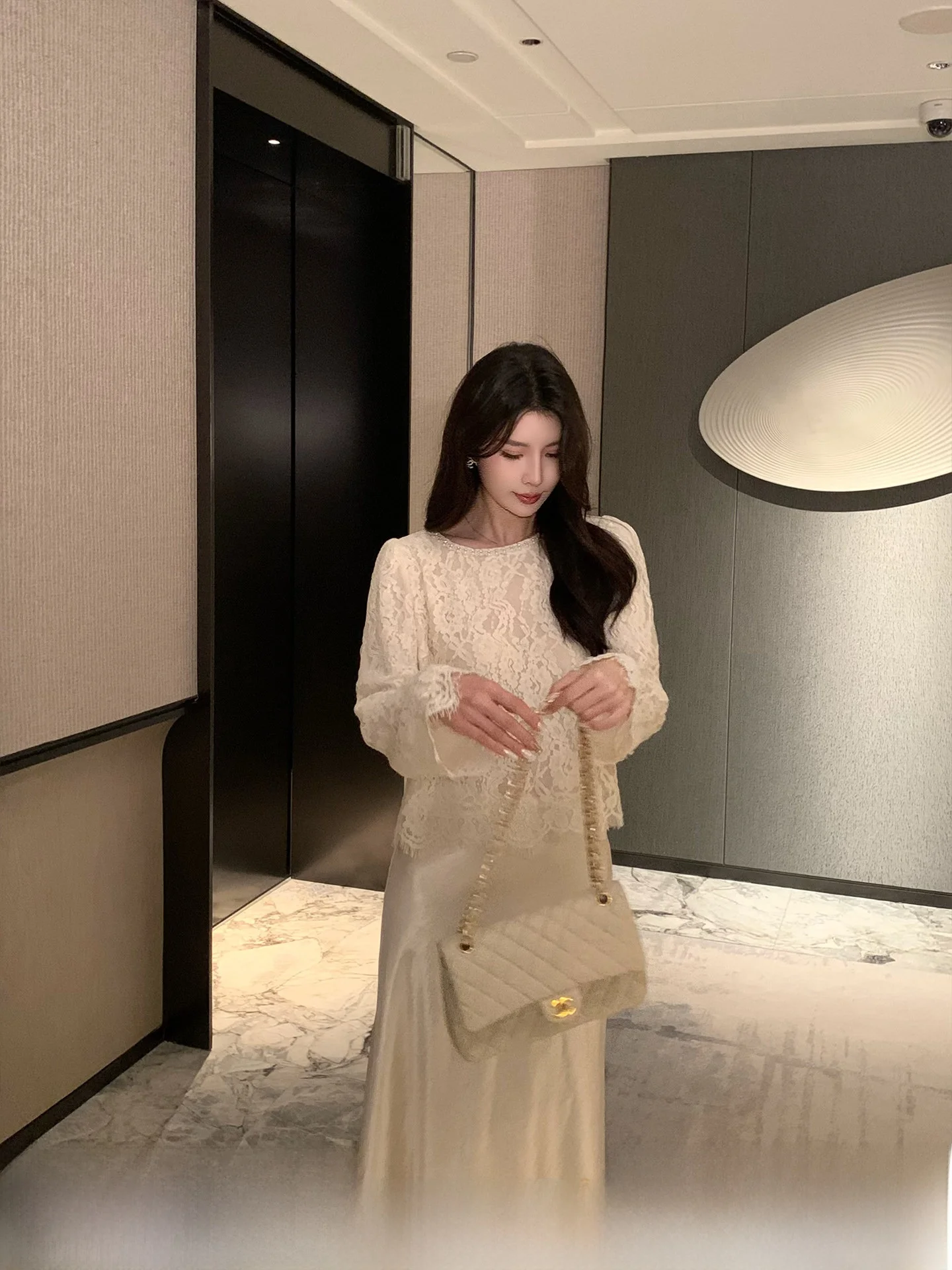 Женский топ Kun Heavyweight Lace Sequin с длинным рукавом, весенний дизайн, приталенный, повседневный, из смесового хлопка, с круглым вырезом
Женский топ Kun Heavyweight Lace Sequin с длинным рукавом, весенний дизайн, приталенный, повседневный, из смесового хлопка, с круглым вырезом