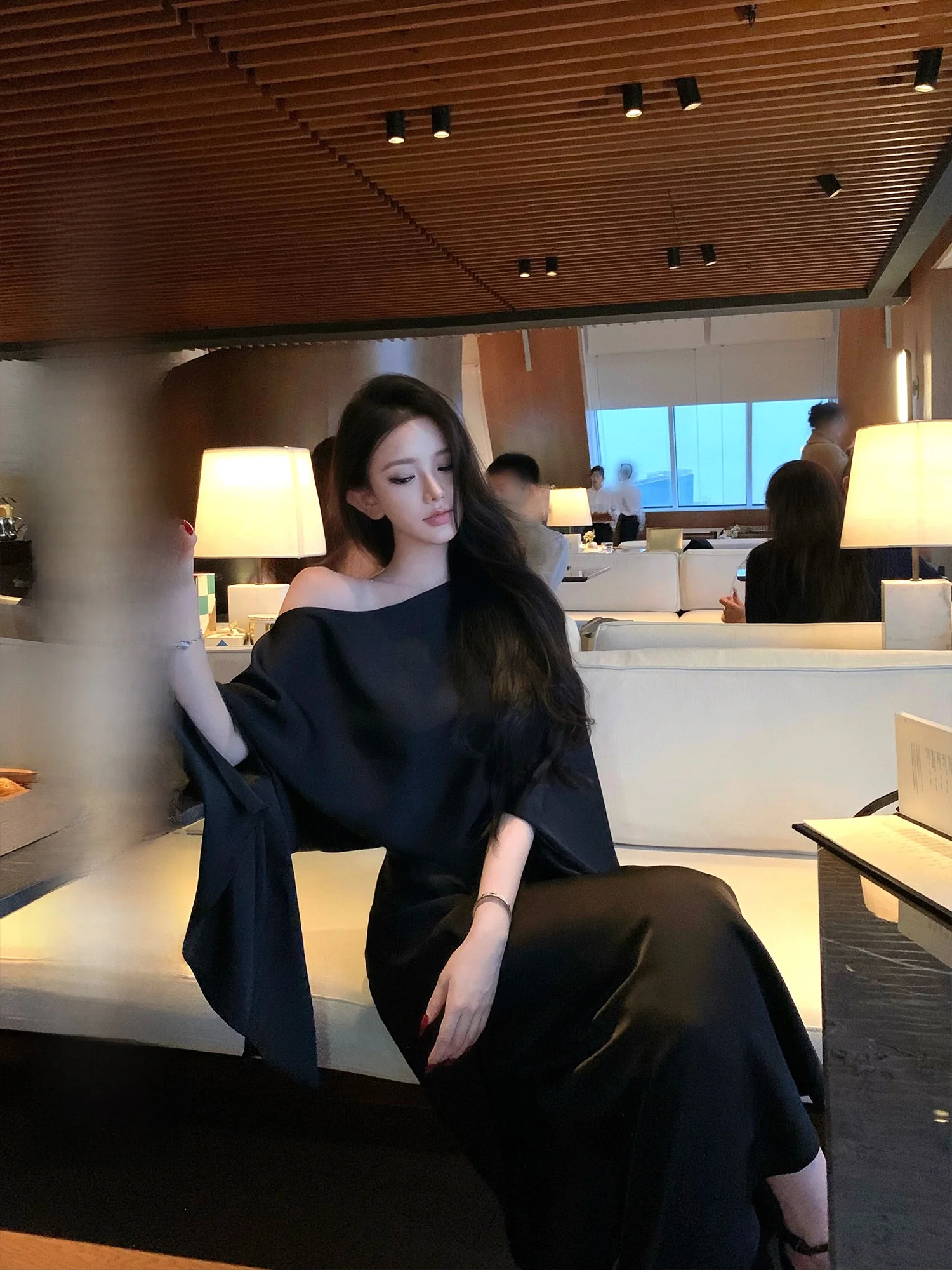 JAYKY YANG Satin Shadow Slip-On Shoulder Hidden Button Loose Cover-Up V-Neck Knot Design Long Half Skirt Set Women's Fashion
JAYKY YANG Satin Shadow Slip-On Shoulder Hidden Button Loose Cover-Up V-Neck Knot Design Long Half Skirt Set Women's Fashion