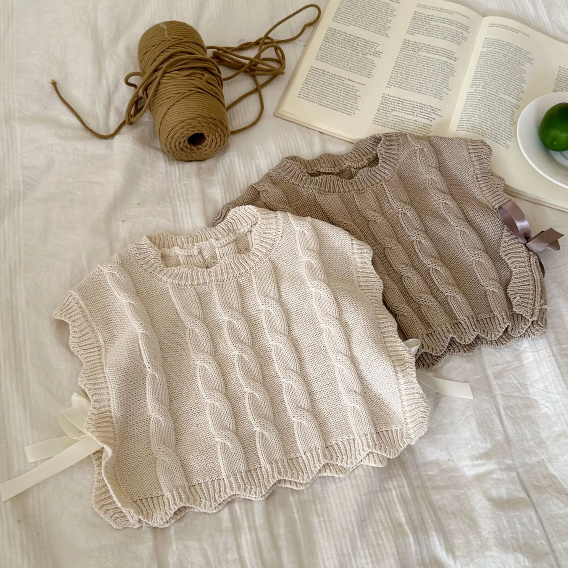 Children's Knitted Vest Spring/Autumn Girls Sweater Waistcoat Jacket Kid's Loose O-Neck Coat Sleeveless Outwear
Children's Knitted Vest Spring/Autumn Girls Sweater Waistcoat Jacket Kid's Loose O-Neck Coat Sleeveless Outwear