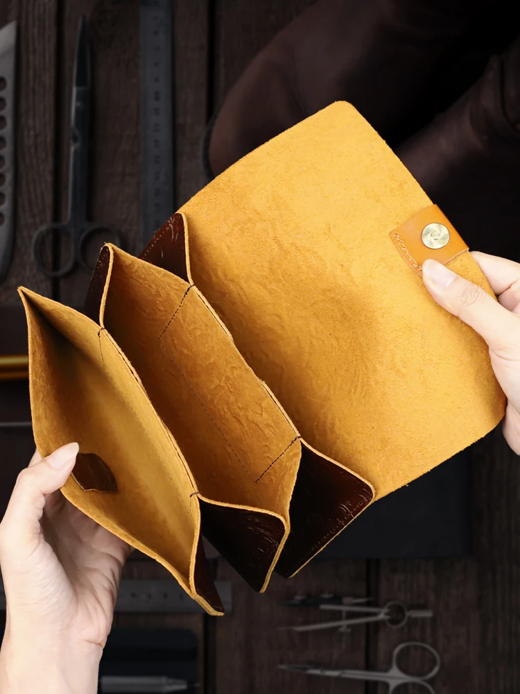 Женский длинный кошелек ручной работы из натуральной кожи, клатч для телефона, мягкий кожаный женский кошелек с застежкой, сумка-клатч
Женский длинный кошелек ручной работы из натуральной кожи, клатч для телефона, мягкий кожаный женский кошелек с застежкой, сумка-клатч