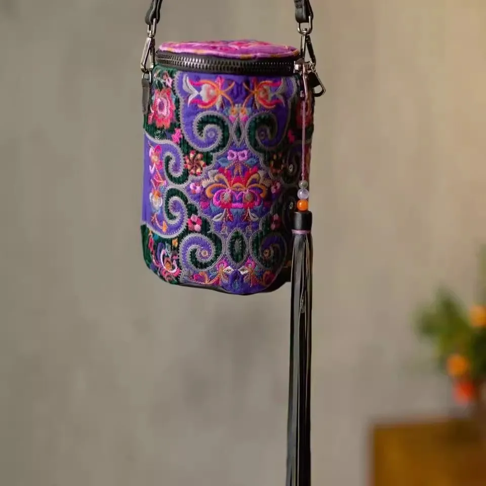 Genuine leather Women bag Vintage embroidery canvas bag luxury designer Small bag Fashion bucket bag crossbody bags
Genuine leather Women bag Vintage embroidery canvas bag luxury designer Small bag Fashion bucket bag crossbody bags
