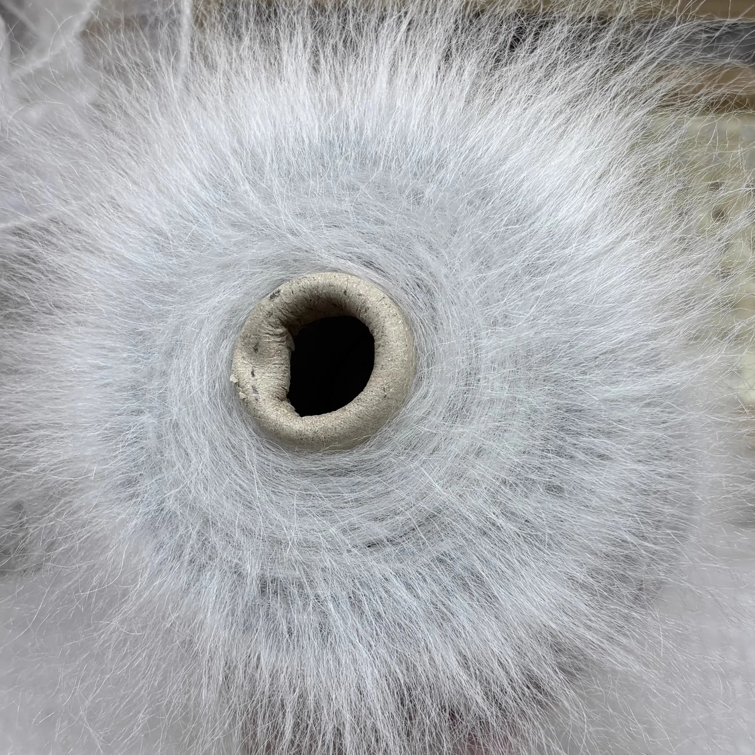 250 г. Приятной для кожи и мягкой пряжи, подходящей для вязания сумок, одежды, кукол, мохеровой пряжи для вязания крючком и спицами.
250 г. Приятной для кожи и мягкой пряжи, подходящей для вязания сумок, одежды, кукол, мохеровой пряжи для вязания крючком и спицами.