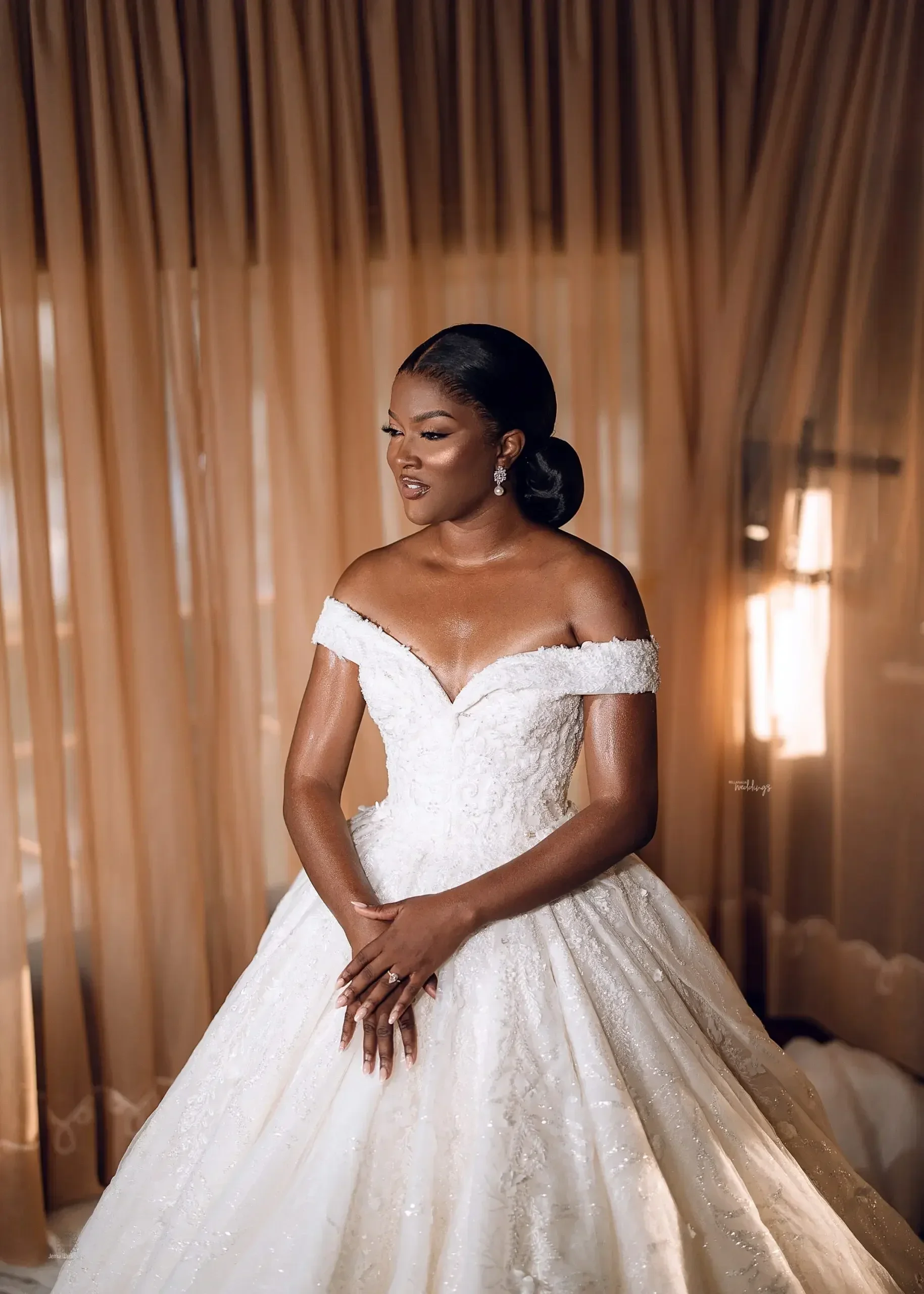Customized Plus Size Sequins Appliques Ballgown Wedding Dresses Off The Shoulder Vestido Para Boda Garden Bridal Gown
Customized Plus Size Sequins Appliques Ballgown Wedding Dresses Off The Shoulder Vestido Para Boda Garden Bridal Gown