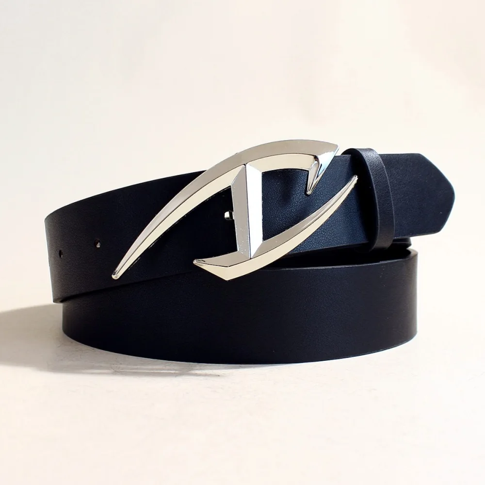 European and American trend punk metal personalized belt men and women trendy design sense versatile belt men
European and American trend punk metal personalized belt men and women trendy design sense versatile belt men