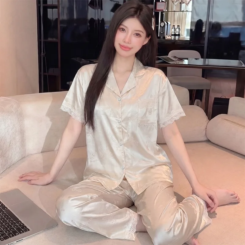 Women Luxury Satin Pajama Set Summer Short Sleeve Lace Design Solid Sleepwear Elegant French New Loungewear 2 Piece Set Homewear
Women Luxury Satin Pajama Set Summer Short Sleeve Lace Design Solid Sleepwear Elegant French New Loungewear 2 Piece Set Homewear
