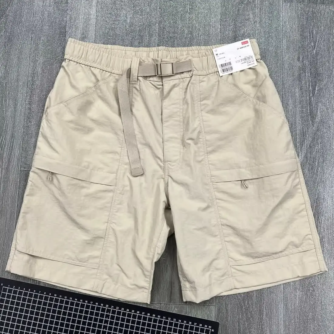 Fashion 2026 Lazy Elastic Waist Three-point Pants Waterproof Breathable Comfortable Shorts Summer Trend New Cargo Short Pants
Fashion 2026 Lazy Elastic Waist Three-point Pants Waterproof Breathable Comfortable Shorts Summer Trend New Cargo Short Pants