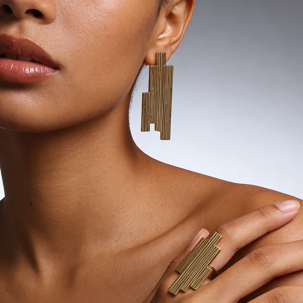 Gold Color earrings and ring jewelry set girls free shipping exquisite finger ring daily wear party anniversary jewelry set
Gold Color earrings and ring jewelry set girls free shipping exquisite finger ring daily wear party anniversary jewelry set