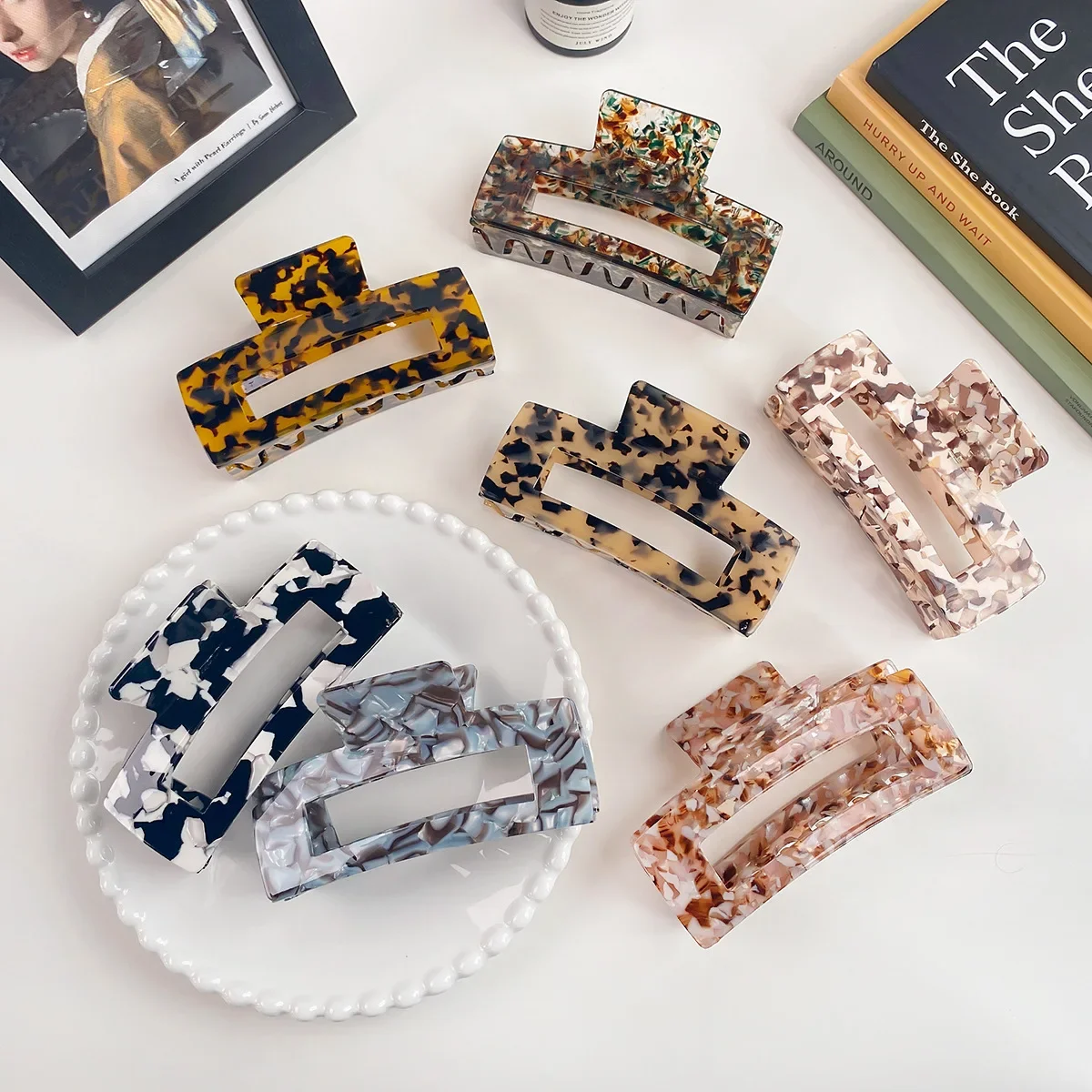 DS 13CM Oversized Tortoiseshell Color Hair Claw Acetate Claw Clips Classic Square Crab Hair Clips for Women Hair Accessories
DS 13CM Oversized Tortoiseshell Color Hair Claw Acetate Claw Clips Classic Square Crab Hair Clips for Women Hair Accessories