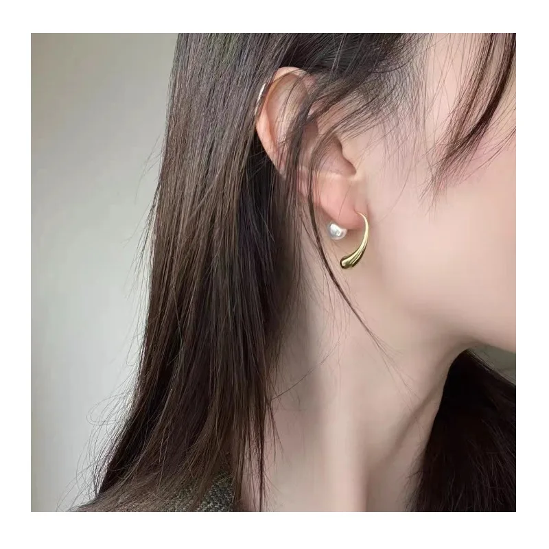 French Water Drop Pearl Earrings Women's Baroque Stud Earrings Simple Gold Plated Earrings French Simple
French Water Drop Pearl Earrings Women's Baroque Stud Earrings Simple Gold Plated Earrings French Simple
