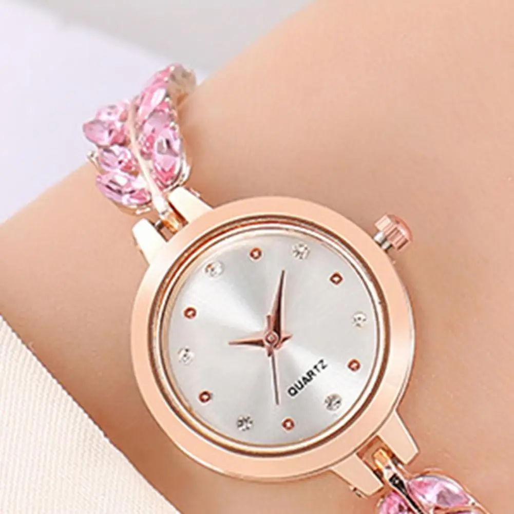 New Fashion Heart-shaped Ribbon-Strap Diamond-Studded Flower Watch for Women with Adjustable Bracelet
New Fashion Heart-shaped Ribbon-Strap Diamond-Studded Flower Watch for Women with Adjustable Bracelet